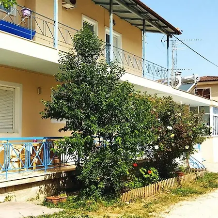 Paradise Beach House شقة Flámbouras